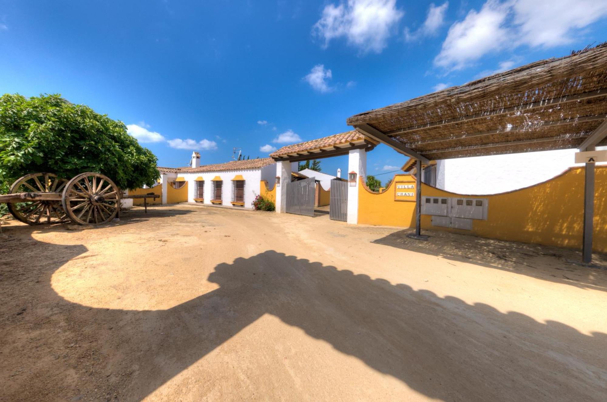 Hacienda Majadales Country house *